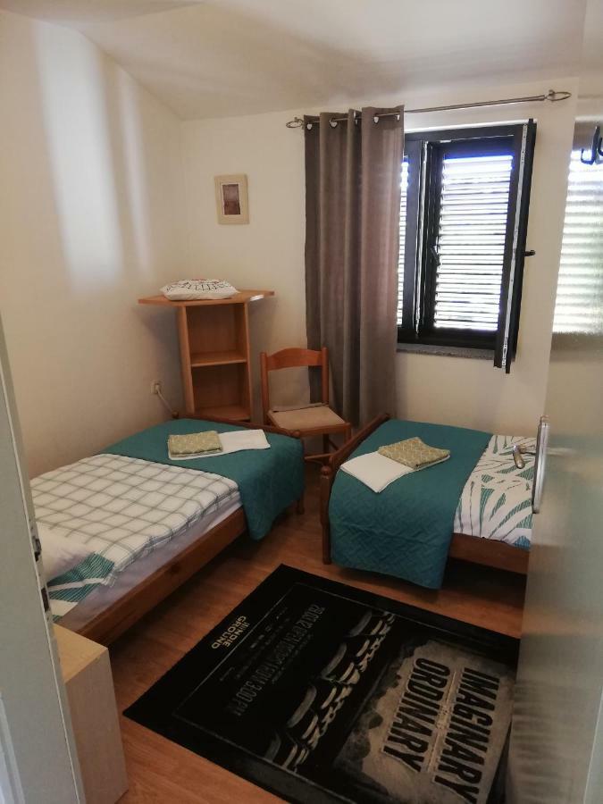 Апартаменты Family Apartman Luka Ровинь Экстерьер фото