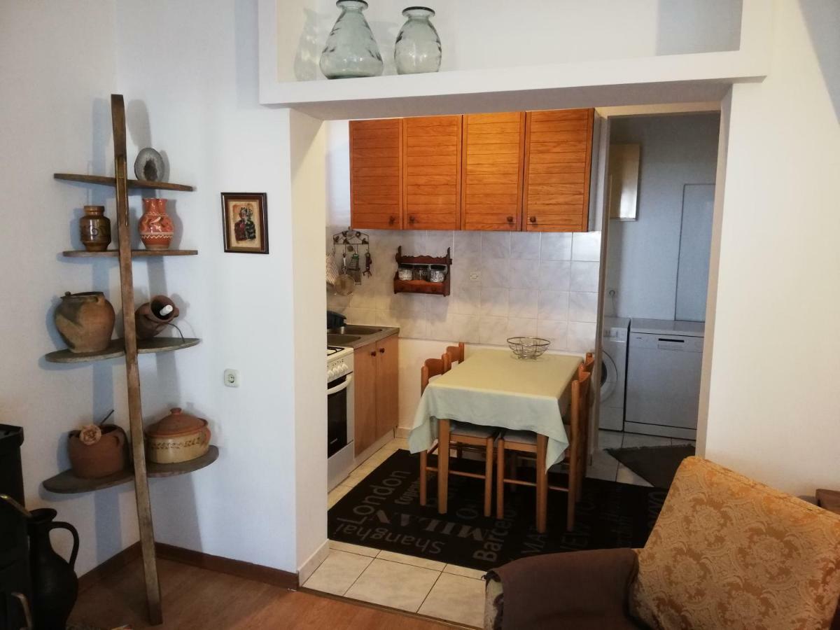 Апартаменты Family Apartman Luka Ровинь Экстерьер фото
