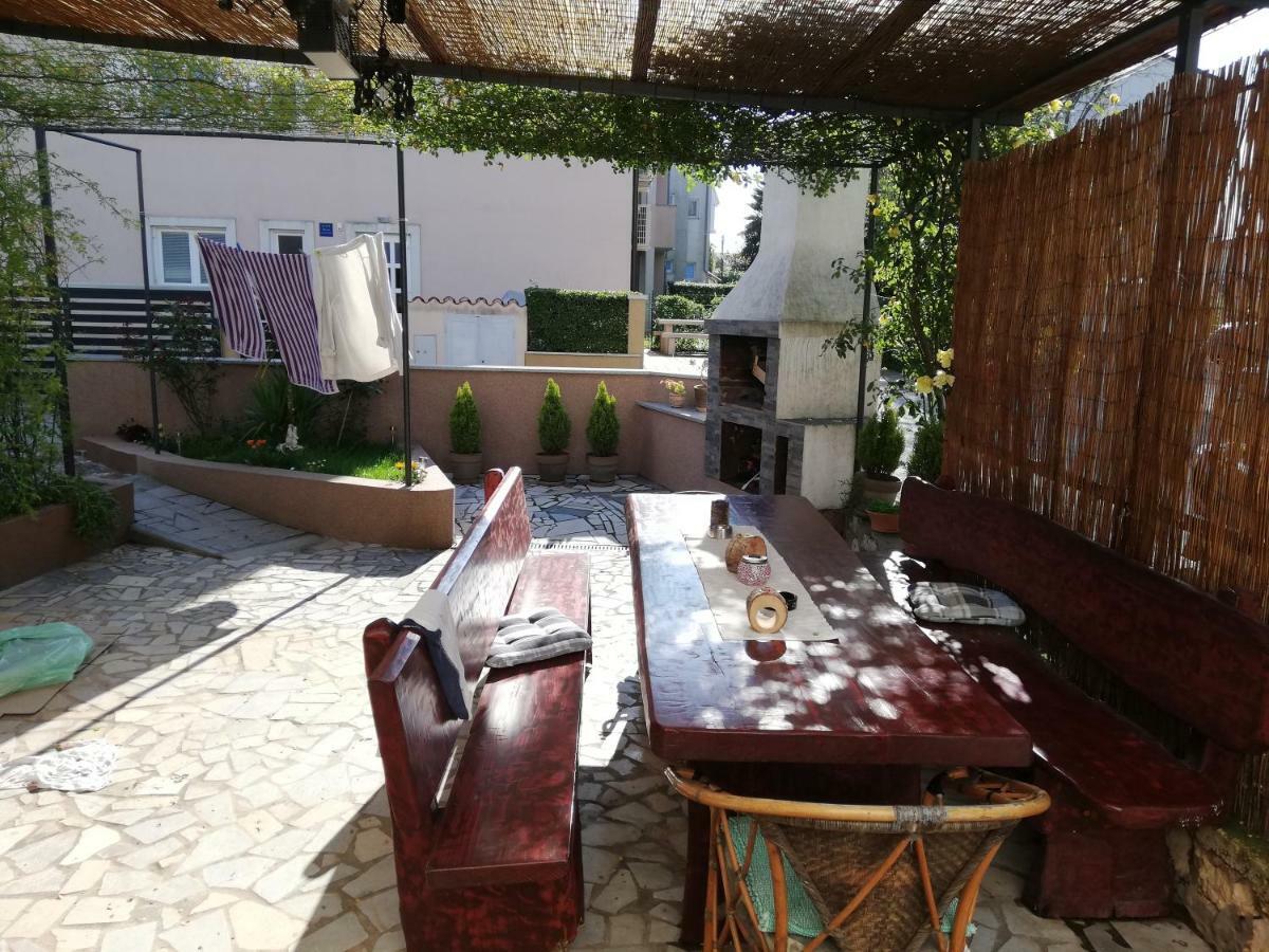 Апартаменты Family Apartman Luka Ровинь Экстерьер фото